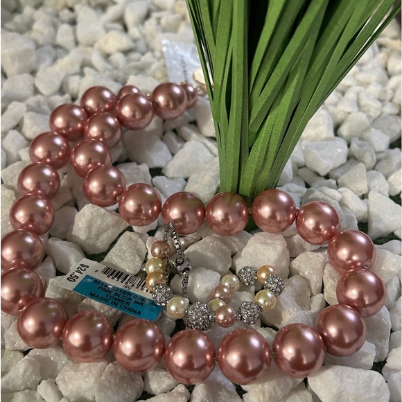 Beaded pink bracelet & necklace set - Picture 1 of 4